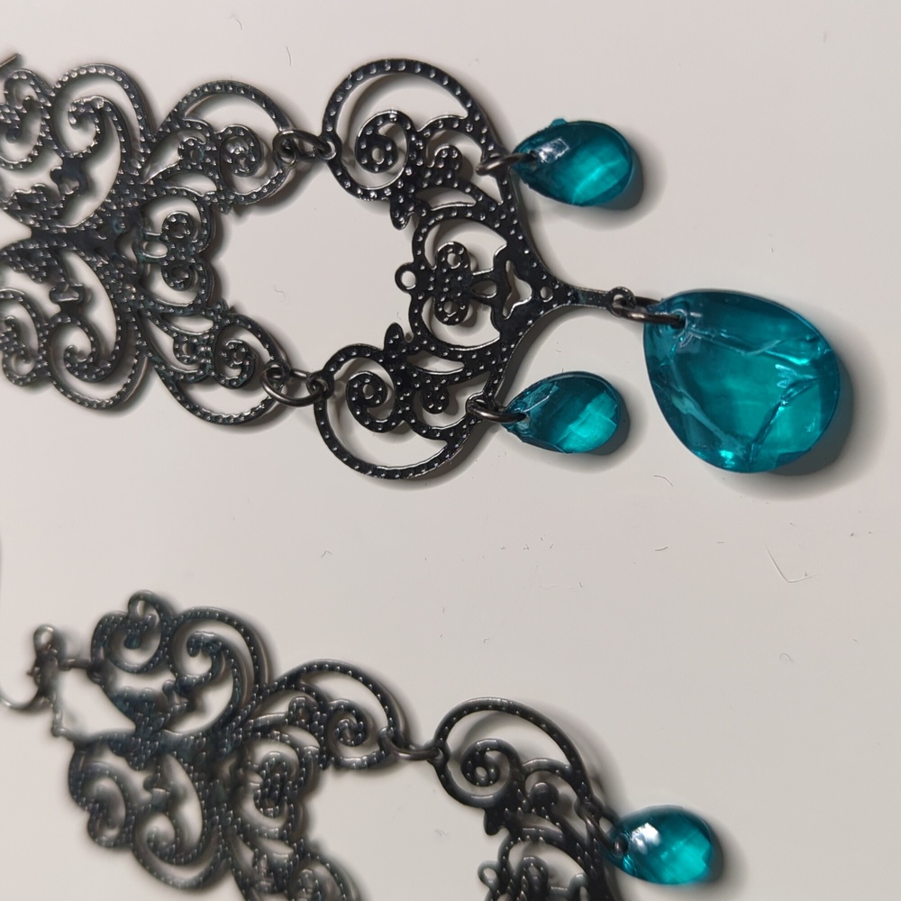 Earrings - Picture 3 of 3